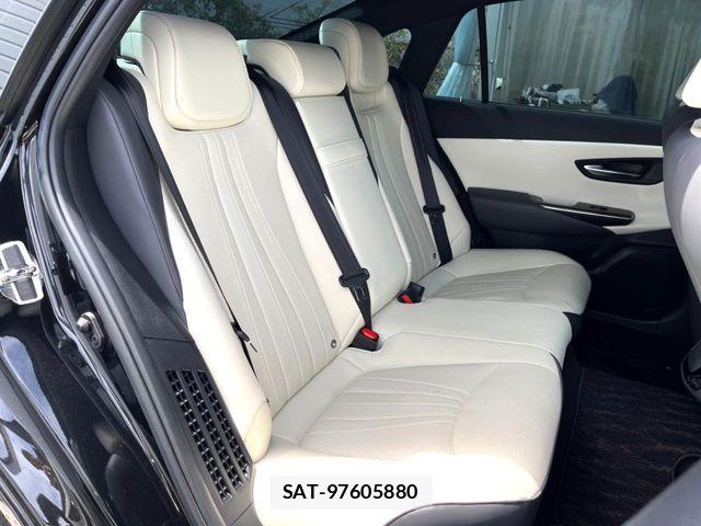 Toyota CROWN SEDAN 2019-04 6790836-11