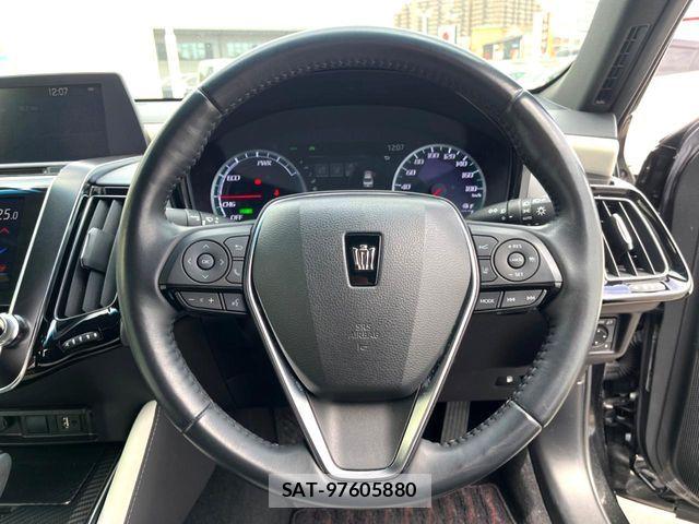 Toyota CROWN SEDAN 2019-04 6790836-12