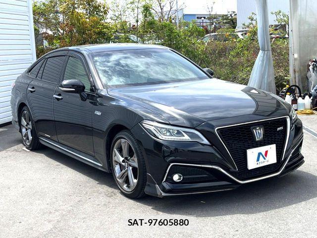 Toyota CROWN SEDAN 2019-04 6790836-18