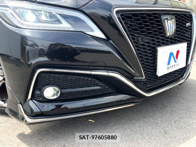 Toyota CROWN SEDAN 2019-04 6790836-2