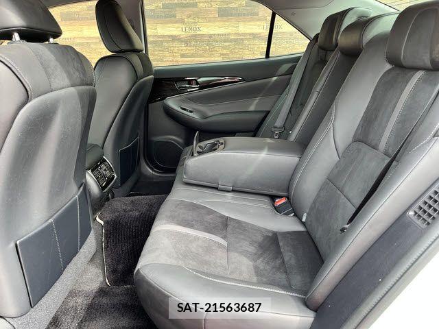 Toyota CROWN SEDAN 2018-03 6790861-12