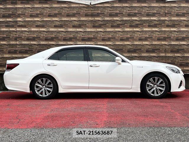 Toyota CROWN SEDAN 2018-03 6790861-17