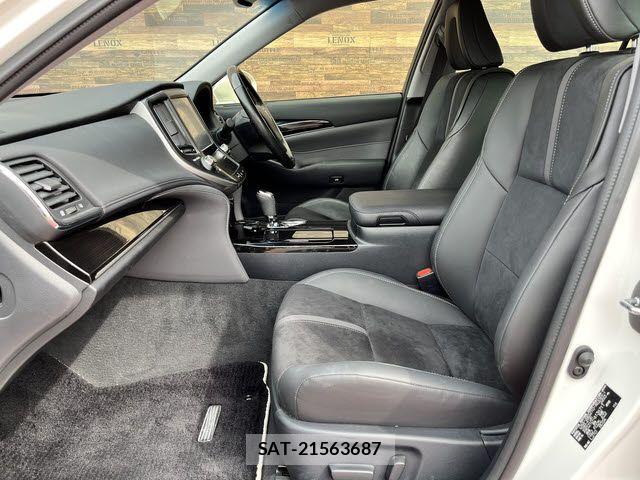 Toyota CROWN SEDAN 2018-03 6790861-18