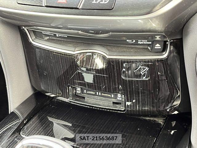 Toyota CROWN SEDAN 2018-03 6790861-21