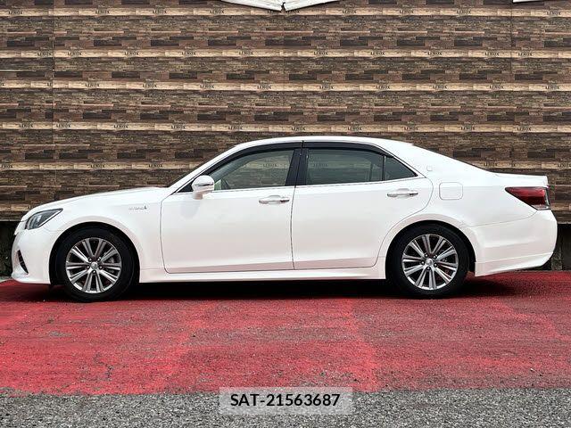 Toyota CROWN SEDAN 2018-03 6790861-23