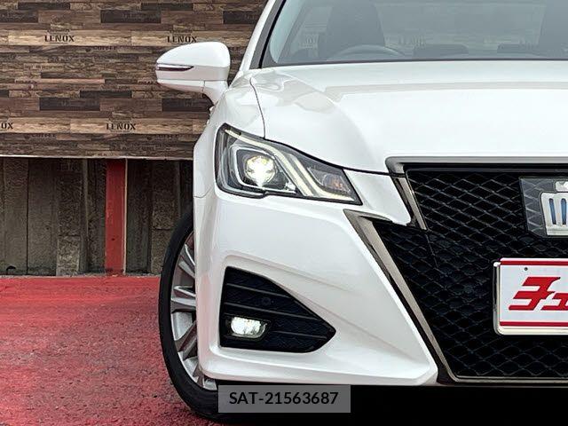 Toyota CROWN SEDAN 2018-03 6790861-25