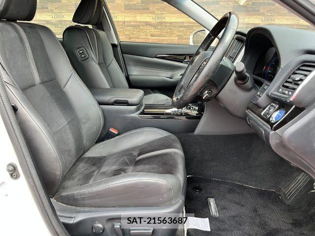 Toyota CROWN SEDAN 2018-03 6790861-3