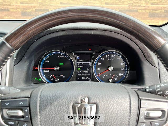Toyota CROWN SEDAN 2018-03 6790861-7