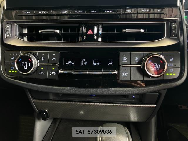 Toyota CROWN SEDAN 2022-02 6790832-12