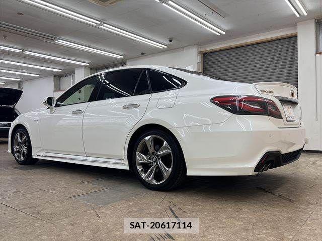 Toyota CROWN SEDAN 2018-09 6790858-18