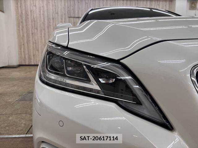 Toyota CROWN SEDAN 2018-09 6790858-22