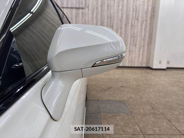 Toyota CROWN SEDAN 2018-09 6790858-24