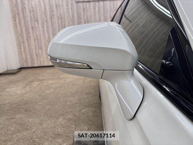Toyota CROWN SEDAN 2018-09 6790858-25