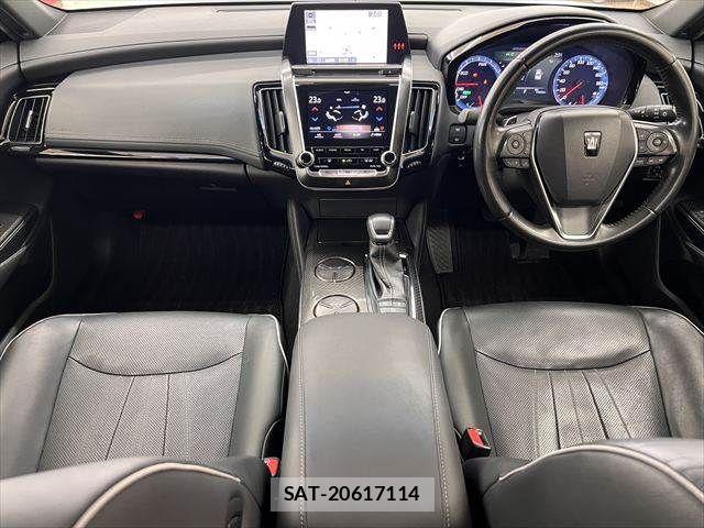Toyota CROWN SEDAN 2018-09 6790858-2