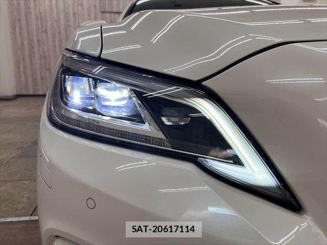 Toyota CROWN SEDAN 2018-09 6790858-29