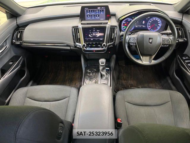 Toyota CROWN SEDAN 2019-02 6790867-1