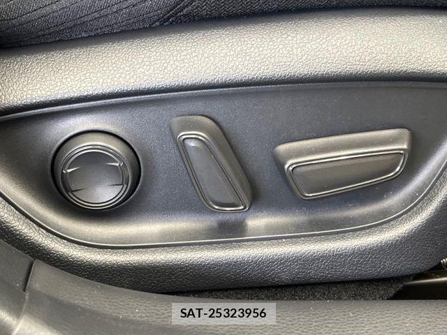 Toyota CROWN SEDAN 2019-02 6790867-7