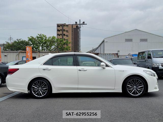 Toyota CROWN SEDAN 2014-10 6790862-4