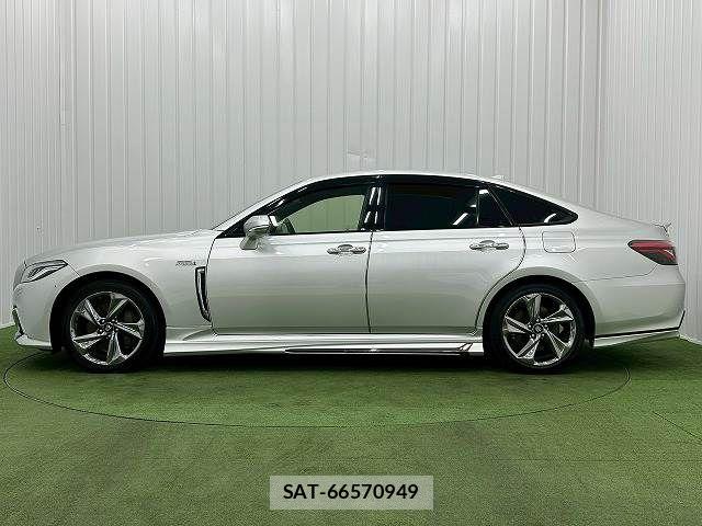 Toyota CROWN SEDAN 2018-10 6814391-13
