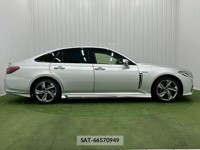 Toyota CROWN SEDAN 2018-10 6814391-14