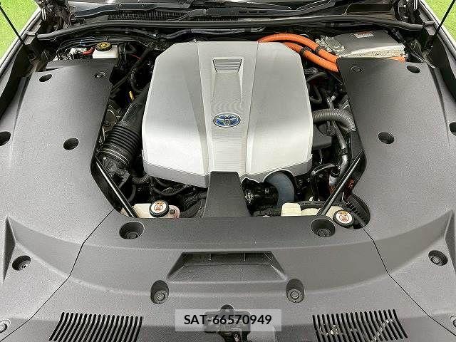 Toyota CROWN SEDAN 2018-10 6814391-19