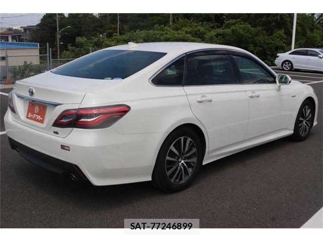 Toyota CROWN SEDAN 2018-12 6814392-5
