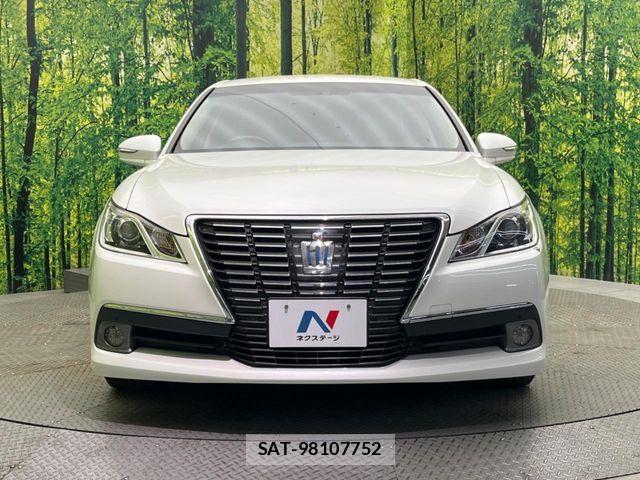 Toyota CROWN SEDAN 2013-04 6814396-13