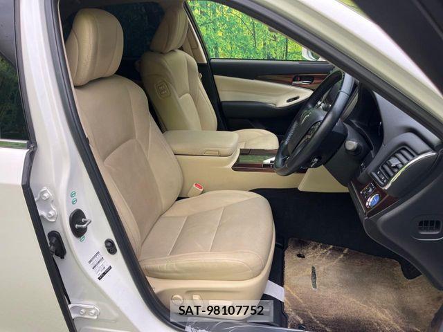 Toyota CROWN SEDAN 2013-04 6814396-7