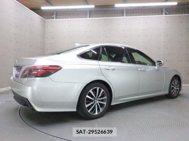 Toyota CROWN SEDAN 2019-04 6814393-1