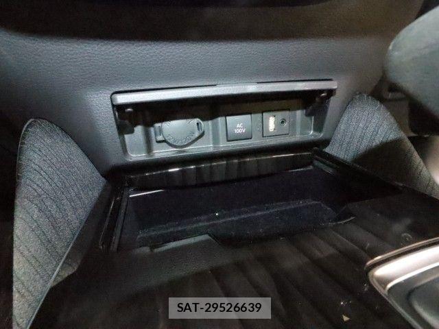 Toyota CROWN SEDAN 2019-04 6814393-25