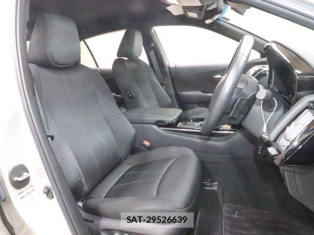 Toyota CROWN SEDAN 2019-04 6814393-3