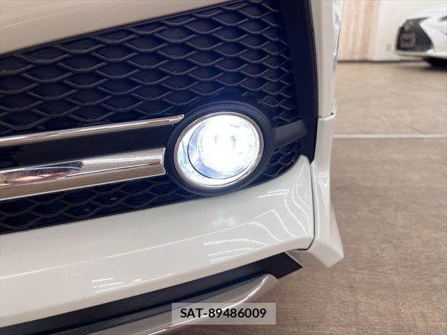 Toyota CROWN SEDAN 2018-11 6814402-11