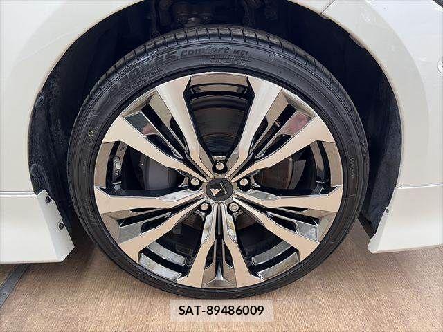 Toyota CROWN SEDAN 2018-11 6814402-12