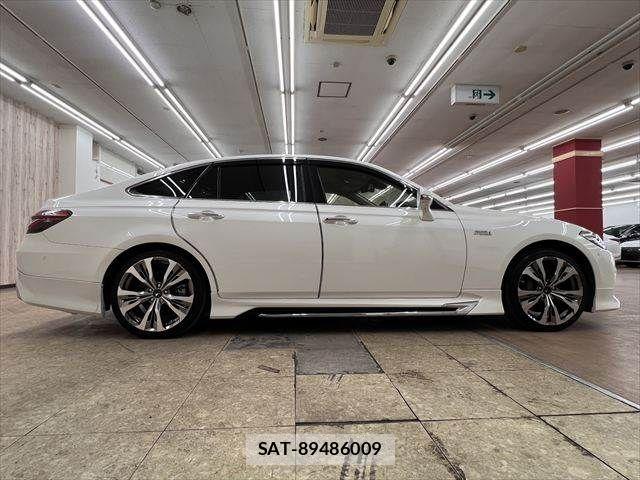 Toyota CROWN SEDAN 2018-11 6814402-15