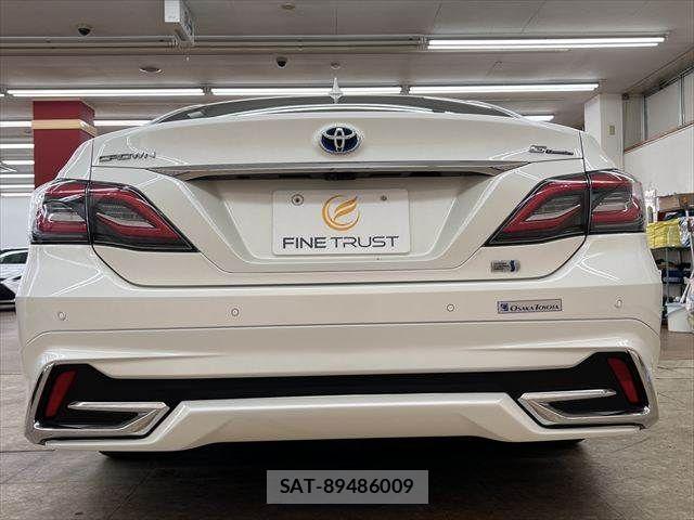 Toyota CROWN SEDAN 2018-11 6814402-16