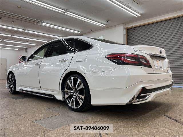 Toyota CROWN SEDAN 2018-11 6814402-18