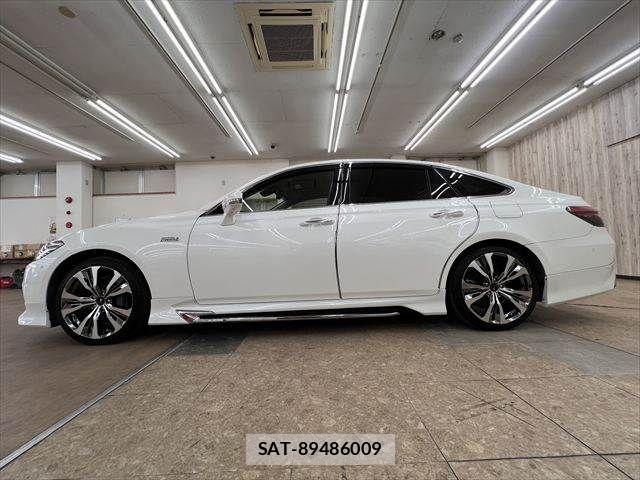 Toyota CROWN SEDAN 2018-11 6814402-19