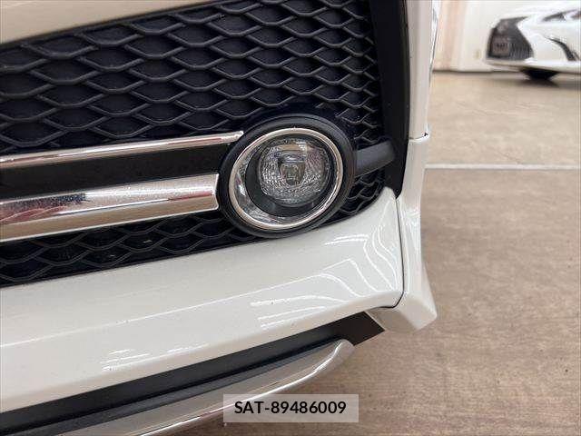 Toyota CROWN SEDAN 2018-11 6814402-21