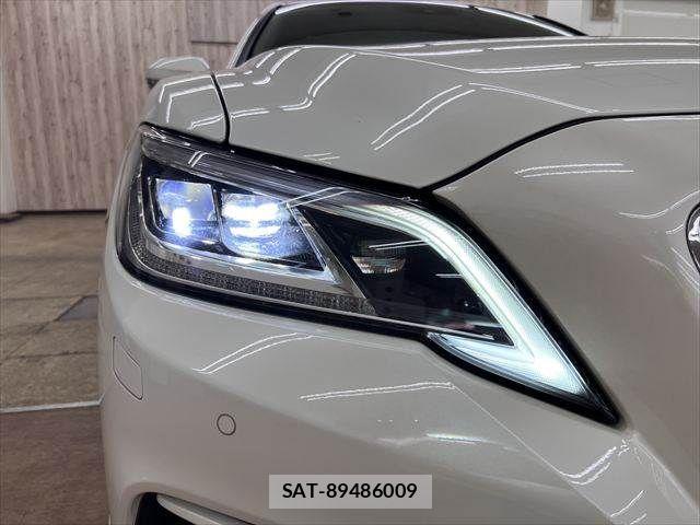 Toyota CROWN SEDAN 2018-11 6814402-29