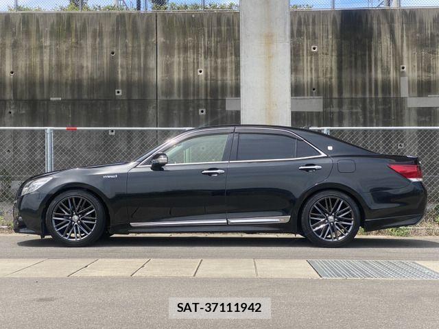 Toyota CROWN SEDAN 2013-07 6814406-11