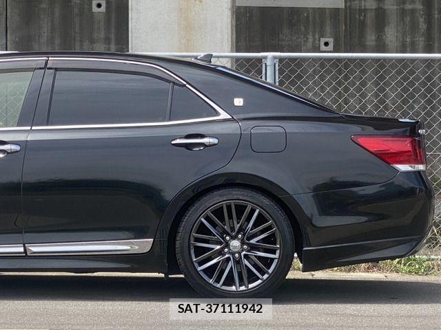 Toyota CROWN SEDAN 2013-07 6814406-13