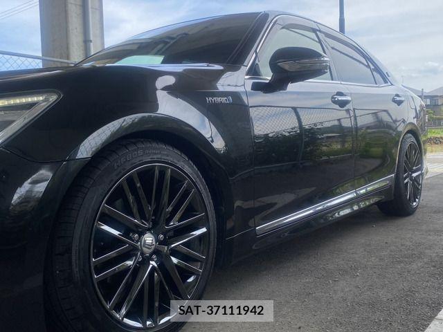 Toyota CROWN SEDAN 2013-07 6814406-19