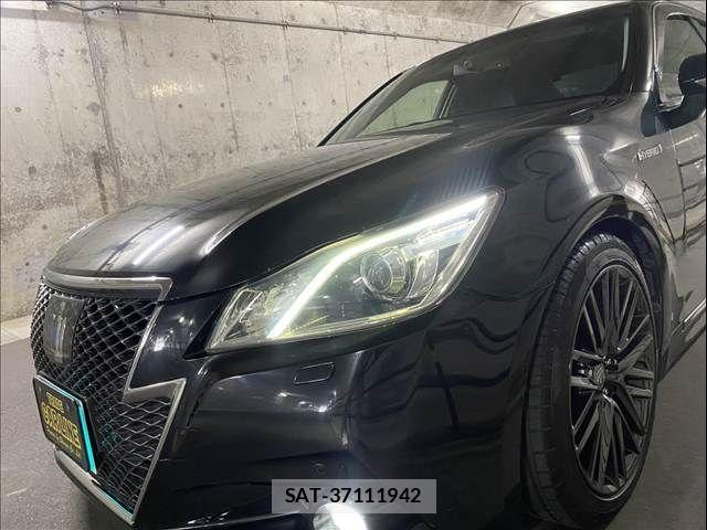 Toyota CROWN SEDAN 2013-07 6814406-22