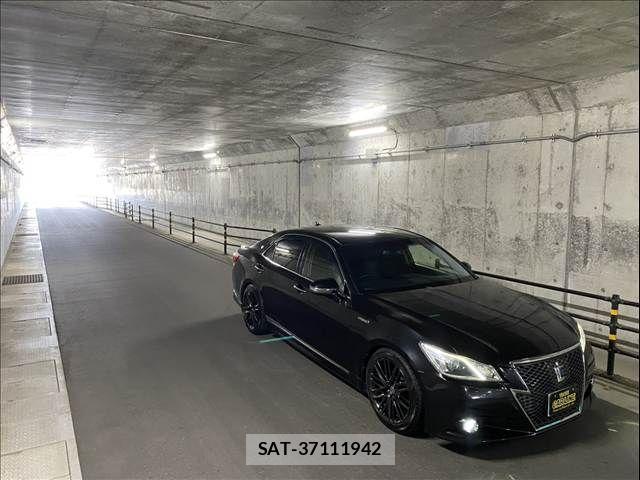 Toyota CROWN SEDAN 2013-07 6814406-23