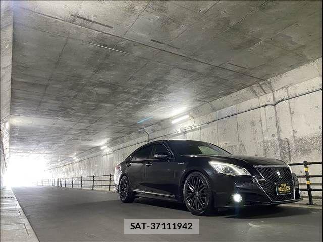 Toyota CROWN SEDAN 2013-07 6814406-24