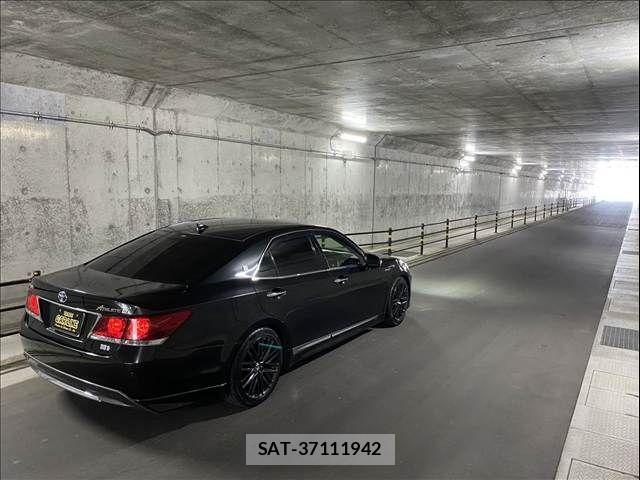 Toyota CROWN SEDAN 2013-07 6814406-25
