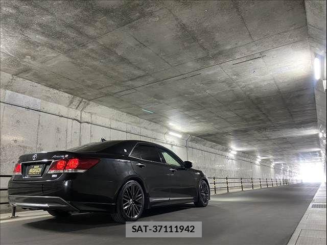 Toyota CROWN SEDAN 2013-07 6814406-26