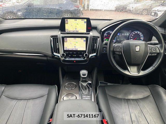Toyota CROWN SEDAN 2019-08 6814389-1
