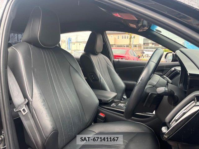 Toyota CROWN SEDAN 2019-08 6814389-7