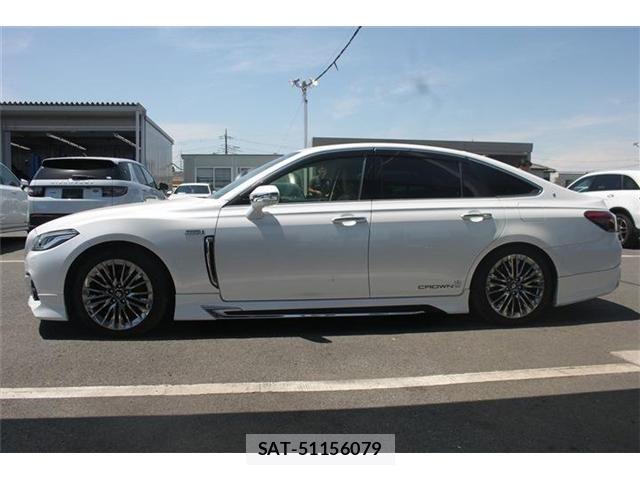 Toyota CROWN SEDAN 2021-04 6814390-13